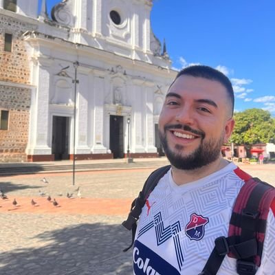 Estudiante de Doctorado en Ciencias Sociales @UDP_cl 🇨🇱 | Magíster en Política Comparada @FlacsoEC 🇪🇨 | Politólogo e hincha del @DIM_Oficial 🇨🇴