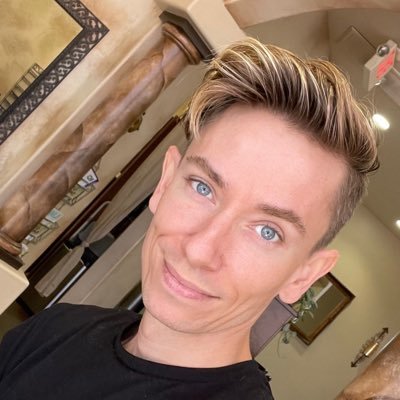 I live in the Los Angeles area, photographer and esthetician. Single and looking 👀 for some clean fun. std free pls