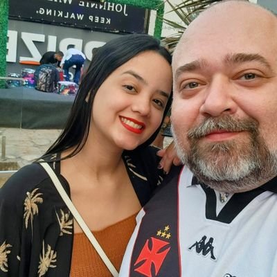 VASCAÍNO. Pai orgulhoso da Ana Luisa, vô coruja da Amélia e marido da @snaiviv💘! Brasileiro, advogado, gordo e do bem! 'Normal is overrated!' Dr. House