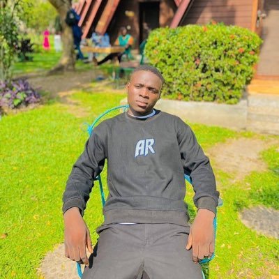 justepro's profile picture. Suis étudiant en électricité J'ai suis caméraman , photographe ,