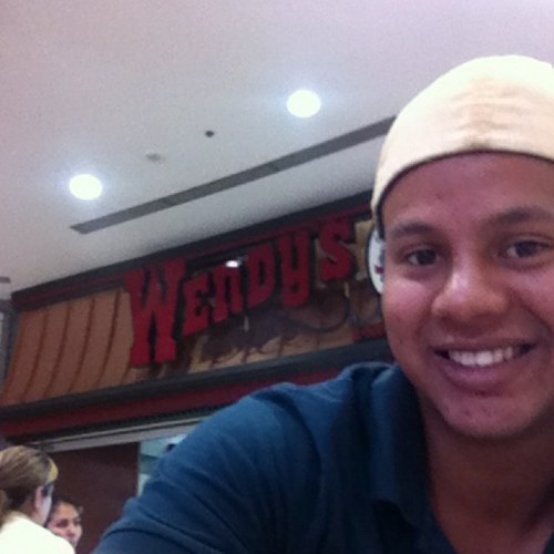 hmoises5's profile picture. 