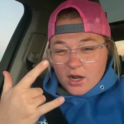kloeppingliz23's profile picture. livin the dream one nightmare at a time 🤠