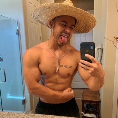 fit_chav's profile picture. Helping you move with purpose ⚡ Mindset • Fitness • Lifestyle ⬇️ Coaching & Programs 👉 https://t.co/AQaB6u9pYh