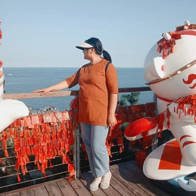 I work in a group company, now our products range is livestock equipment, expandable folding house,fence, outdoor living products, soccer https://t.co/pcMaIyRPNQ me!