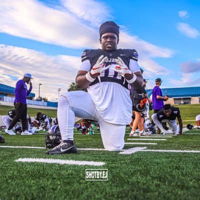 C/o’25|DL FB TE| University Highschool Student athlete|3.7GPA| 📲2543937377 ayoquay10@gmail.com