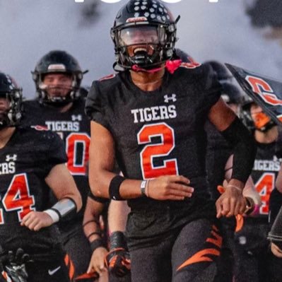 Lawrenceburg Highschool 26’|3.7 GPA|6’2 185lb |4.51 40yrd| 35”vert|250pc| 240 bench|keatencross20@icloud.com|(812)-655-4361|hudl- https://t.co/jQ4pHxhNAk |