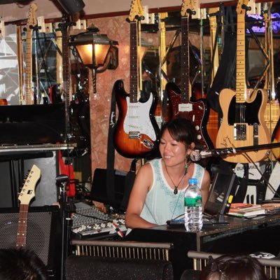 アマチュア鍵盤弾き🎹 キーボーディストさんのポストが見たい。鍵盤写ってる写真にいいねしがち。リズム感じる音楽が好き