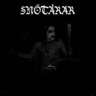 🩸18 yrs old!!🩸I LOVE black metal smsm, sometimes online when i feel like it ^•^ weird obsession with creepypasta and ranfren^~^!!
