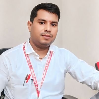 एक सफल व्यक्ति बनने की कोशिश मत करो, बल्कि मूल्यों पर चलने वाले व्यक्ति बनो ।