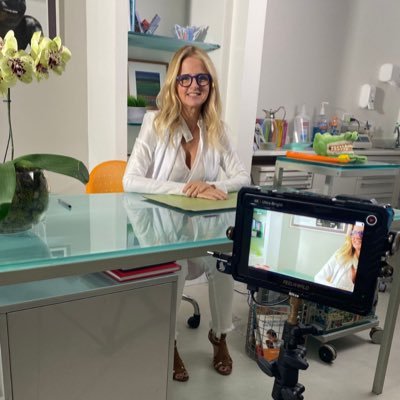 taniargch's profile picture. brasilian girl dante alighieri , especialista e mestre em odontopediatria