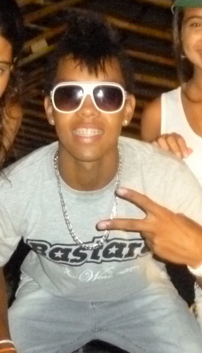 Guiado por Deus, vigiado por vermes !  
http://t.co/x8LzarW11D