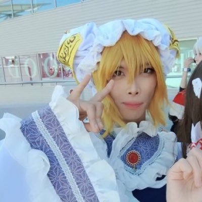 ⚠ 趣味垢です。 あまりイベントに顔を出さない平日兼お狐雄レイヤーさんです🦊 写真撮るのも好きだよ🎶B’z🚗カローラクロス(GAS⇒HEV⇒GR予定)
