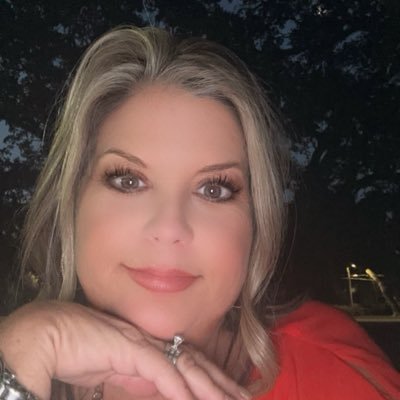Wife, mommy to my fur baby🐶, B🅰️M🅰️🏈#RollTide,❤️#Gh, 🅱︎🅾︎🅰︎🆃 🆁🅸🅳🅴🆂 & 🆃🅷🅴 🅱︎🅴🅰︎🅲🅷 #𝗧𝗼𝗻𝗷𝗮𝗧𝗩
