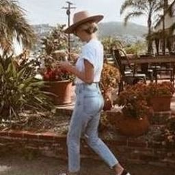 Deejashkr9O7S's profile picture. 