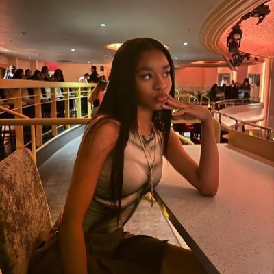 @Leandra_1208
