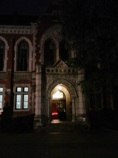 慶應義塾大学文学部在籍中。専攻は社会学。英語は苦手。自分からフォローするのはアフィリエイターだけという謎アカウントでしたが、あまりにも馬鹿らしいのでやめました。