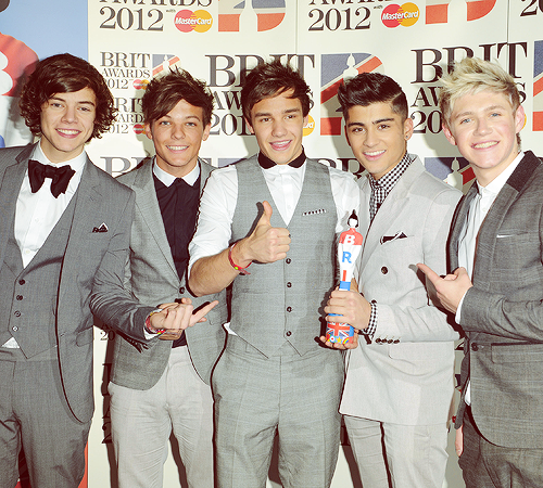 I was here with them in summer '10. Directioner from the beginning till the end | Directioner desde el principio hasta el final. ~peaceandlover~