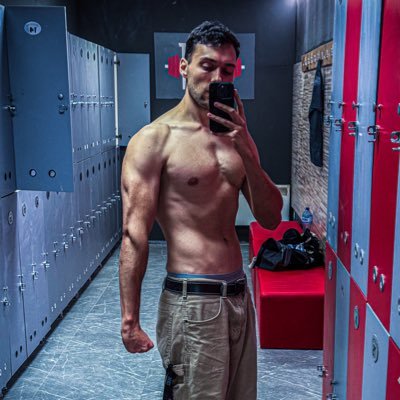 Shikateki's profile picture. Gym, sports, e-sports and anime.