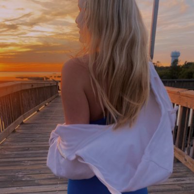 The future belongs to those who believe in the beauty of their dreams.