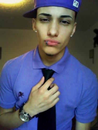 vtykdanette's profile picture. \u201cThree switchd witches watch three Swatch watces switches. Which switched witch watch which Swatch watch switch?\u201d. followed by @justinieber 12/22/10