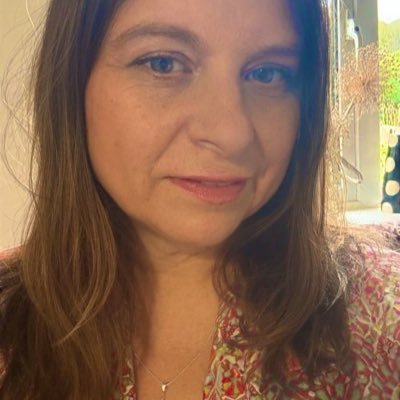 Chronic Pain lady. 1960s aficionado. Likes a good biscuit.