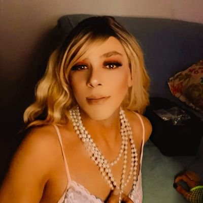 Eu sou a Cdzinha Monalisa , ou apenas Monna, bem vindo ao meu perfil. Visite também minha parceira @Crosslolla
Visite: https://t.co/ixoS3r5YTo