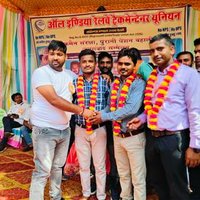 santosh Prajapati (@santosh151099) 's Twitter Profile Photo santosh Prajapati (@santosh151099) 's Twitter Profile Photo