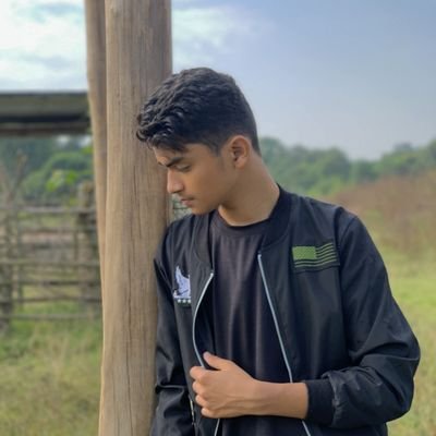 shah_Adyy's profile picture. Head in the sky, feet on the ground.