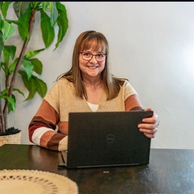 Digital product formula Queen,
Entrepreneur,
➡️ Turn what you know into cash ,
👉 Templates to create your OWN Digital product,
💛 Business,
official page.