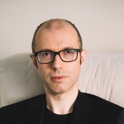 Conductor-Musical director. Professor at the @liceu1837 and @EscuelaRSofia-“Soy un músico al que le gusta hacer música con otros músicos”