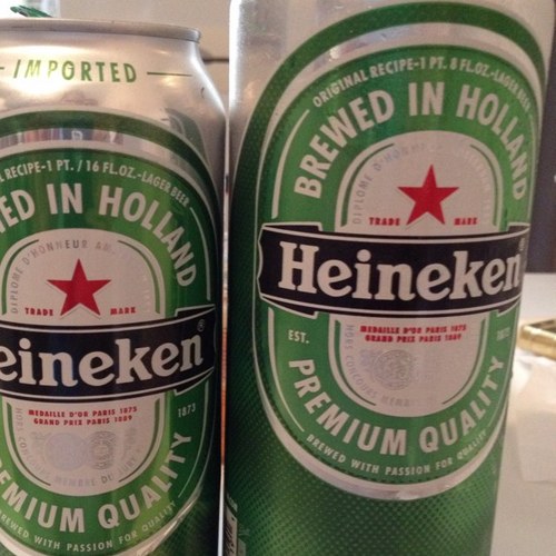 robertjrdiaz's profile picture. 