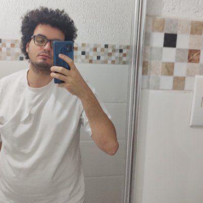 Geógrafo - USP, Rato de academia, fã da Adele, nintendista, magiqueiro, estudante, ser humano.