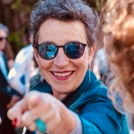 Temo los traspiés semánticos.
Lo personal es político.
Harta pero viva.