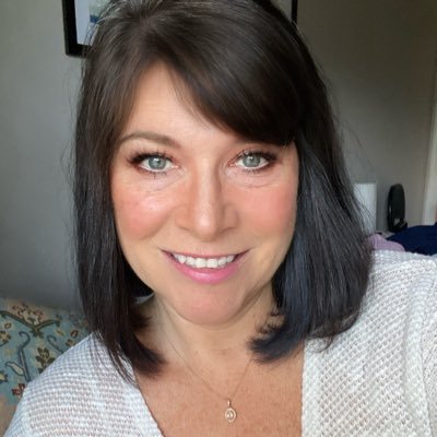 Michele881's profile picture. Musician 🎹 Follower of Jesus Christ ✝️ 🎤WCBM Radio Producer