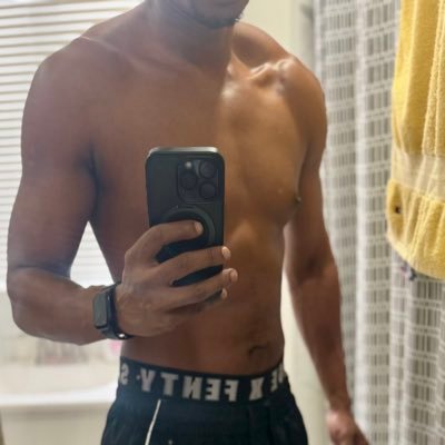 📍South Florida 🌴 Hung BBC ♠️ 🍆🥛 NSFW 🔞 Bookings & Collabs 📧 dd305business@gmail.com All DM’s answered Customs & Ratings available