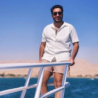 أخاف أن ينتهي العالم .. ولم نحقق أي شيء من أحلامنا، لم نستنشق هواء غير هواء هذه المدينة الكئيبة، ولا حتى
نعيش الحياة التي نستحقها