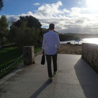 👮🏼♂️🇪🇸 en Seguridad y a #turnos.
Lo mejor que puede tener uno es la memoria y lo peor, el olvido.