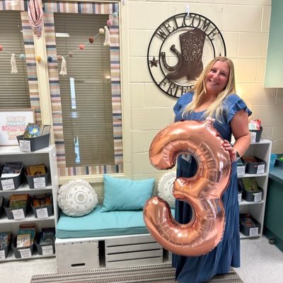 MsHallmanCES's profile picture. 3rd Grade Teacher at CES 🍎