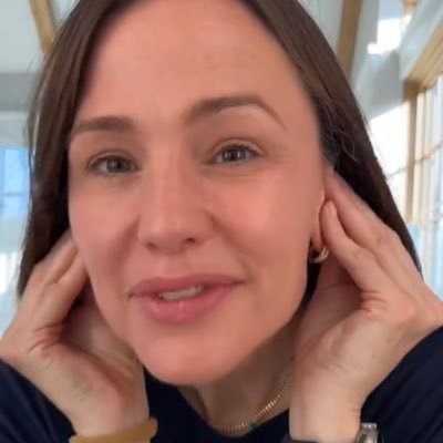 Jengarnermeet's profile picture. Born kind not perfect, Jen meet fans only ❤️