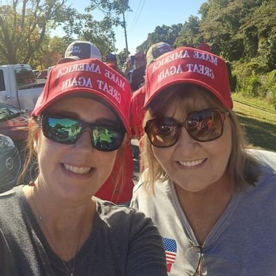 Grandmother, Christian, Proud
Patriot, Constitutionalist, 2A supporter, MAGA MAHA, fluent is sarcasm ❤🇺🇲✝️ No DMs