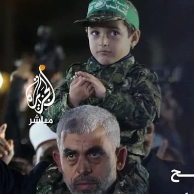 الرجولة أن تكون حملا وديعا مع الضعفاء وأسدا متوحشا ضد الظلم و الخيانة
