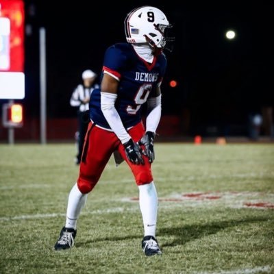 Lugoff-Elgin High School ||jr || 5’7|| 144|| Slot WR||CB|| C/O 2025🎓|| Email: jerrybenson123@icloud.com