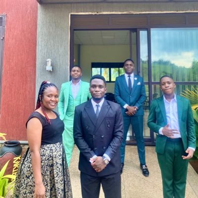 good_vybes🫥 guitarist-“_bassist_pianist_ 🎸🎸.#Still in law School.👨⚖️