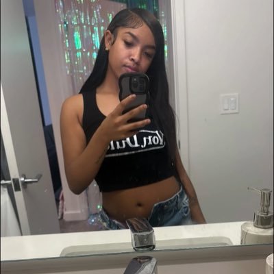 Nelzbaee's profile picture. ;@nebabiii 😇