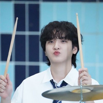 An anthophile 🌸 Lucy 🐾 Dragon Pony 🐲🐴 N.flying 🪽 Day6 🍀