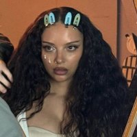 nicki (@lyricistjade) 's Twitter Profile Photo nicki (@lyricistjade) 's Twitter Profile Photo