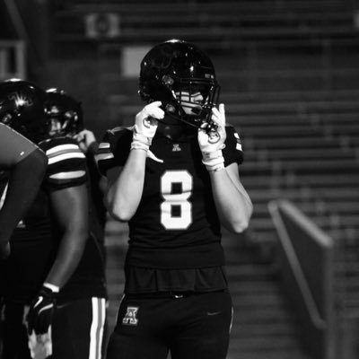 titus_223's profile picture. TE/LB||6’2||215bs||C/o 2026 ||Fort Bend Kempner High School🏈 Hudl: https://t.co/OwFuXDrLoQ