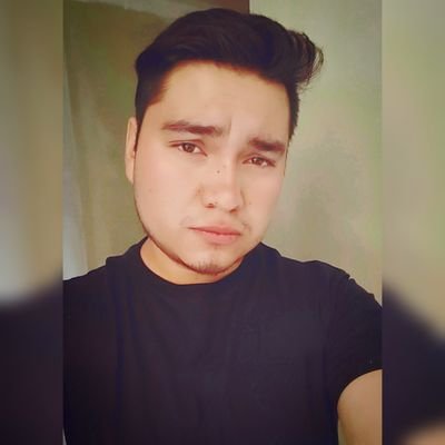 Pistolero a sueldo, geek, freak, gamer. Proveniente y muerto viviente de la Ciudad de México. Fan del terror analógico.