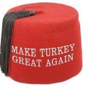 Söğüt’te doğdu bir hilâl gökte,
Adaletle yürüdü üç kıtada.
Tarihe mühür, kalplere iz bıraktı,
Osmanlı'nın sancağı hiç eğilmedi.
