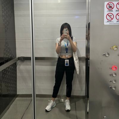 zhoujunjun0328's profile picture. A girl, a mom, and a wife